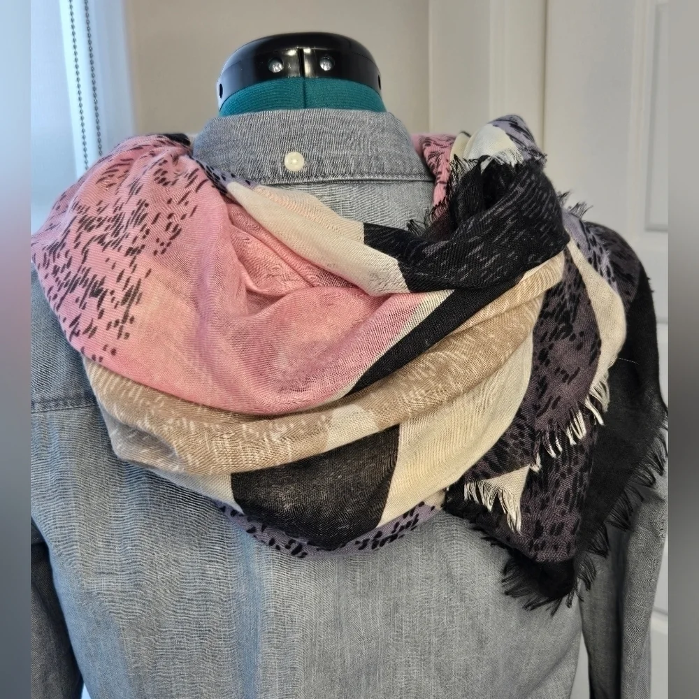 BP BRASS PLUM LIGHTWEIGHT SCARF SHAWL WRAP BLACK PINK PURPLE ABSTRACT WOMEN OS